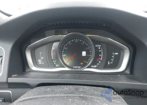 2016 Volvo S60 Cross Country T5 Platinum z USA, uszkodzony, nr VIN YV4612UMXG2000860